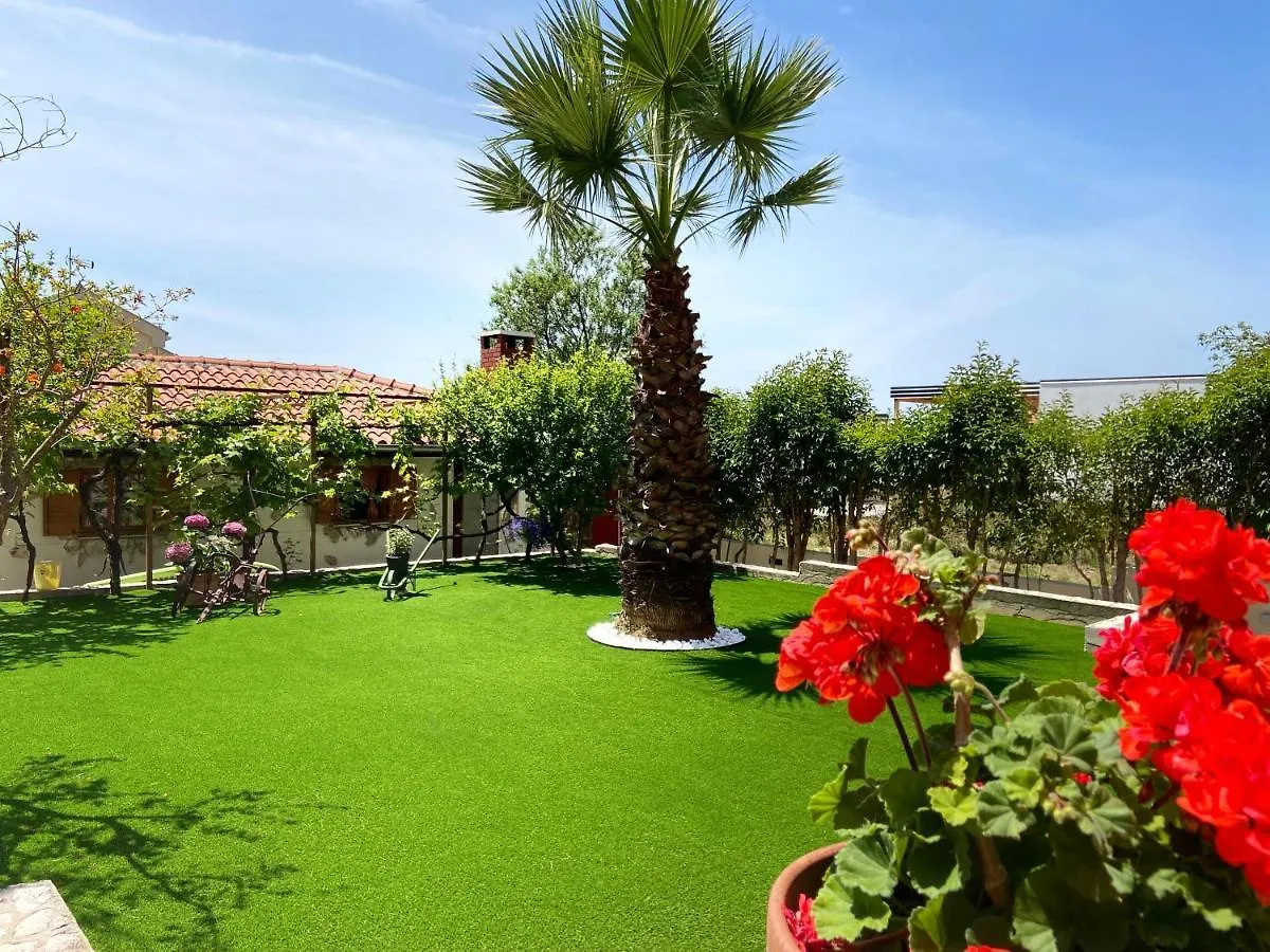 Apartments Villa Sanmarino Pakostane Croatia