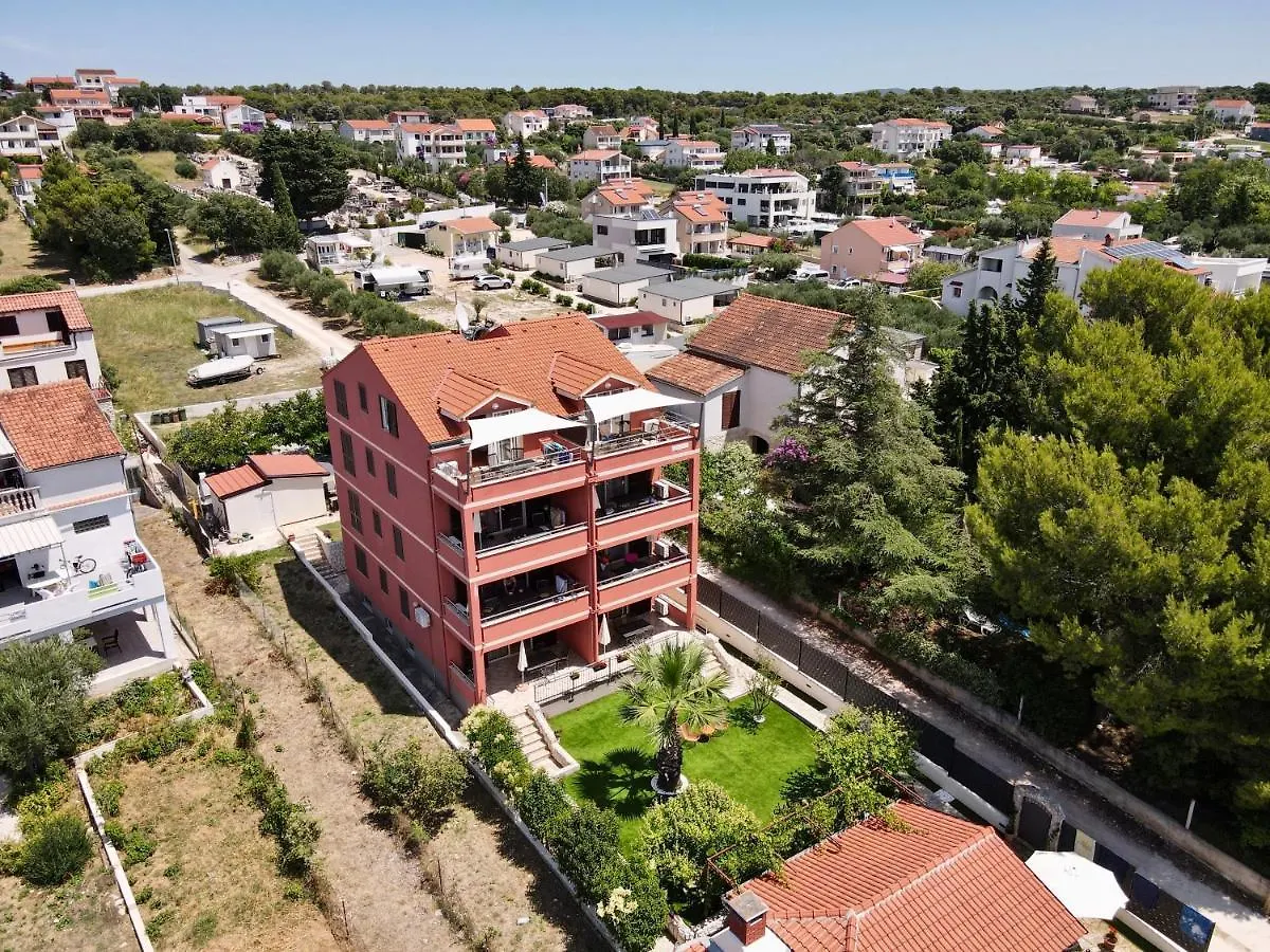 Apartments Villa Sanmarino Pakostane