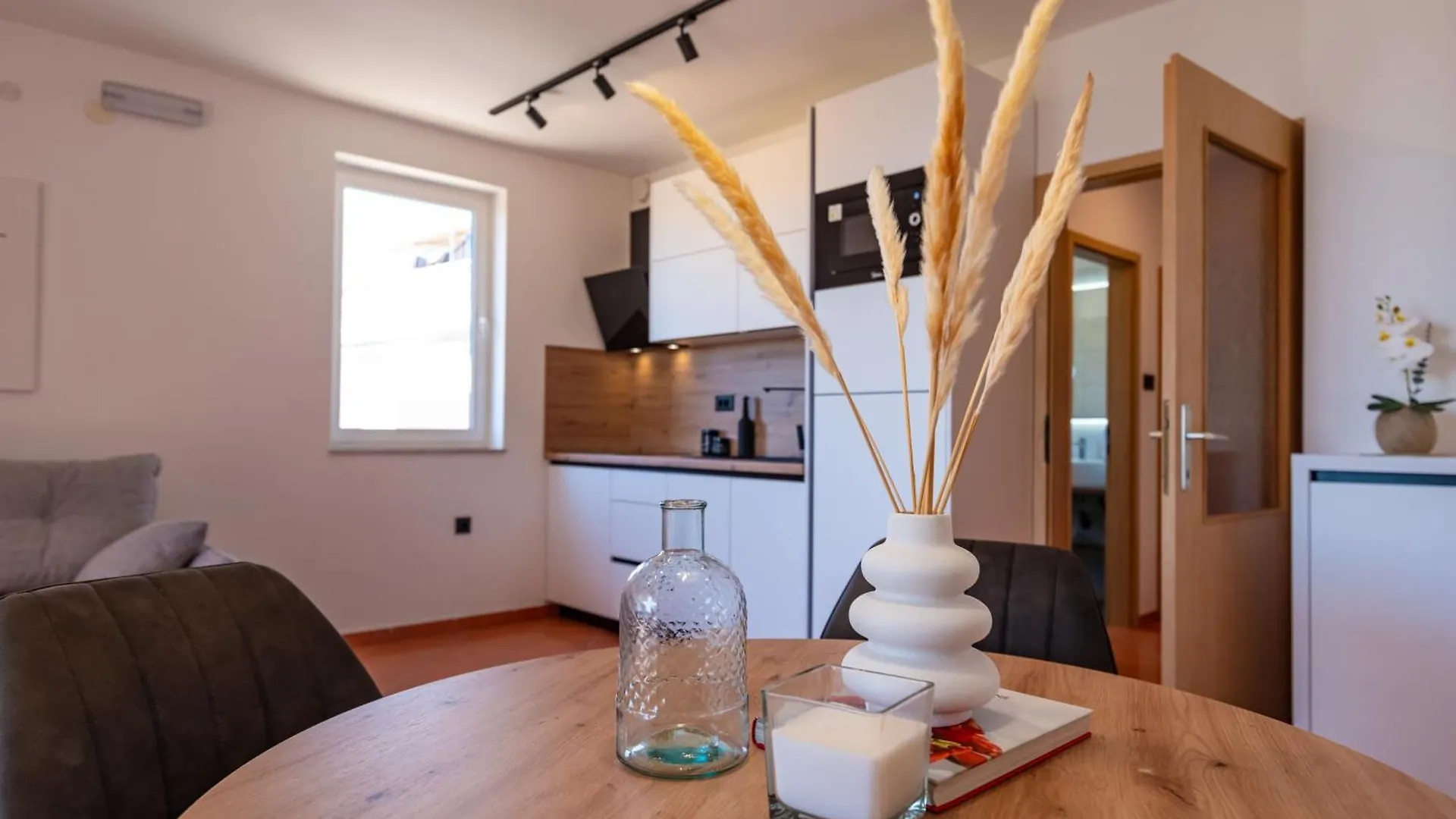 Apartments Villa Sanmarino Pakostane