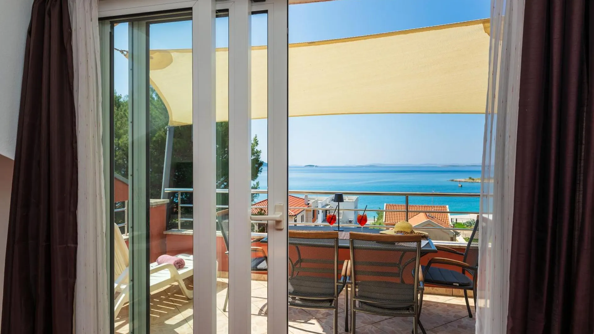 Apartments Villa Sanmarino Pakostane 0*,